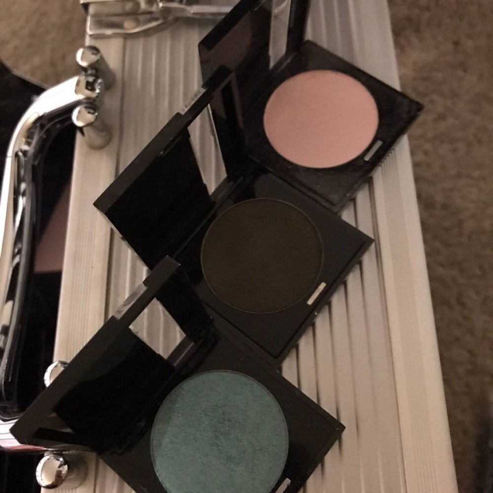 BUNDLE Three makeup forever eyeshadows BUNDLE - Picture 3 of 6